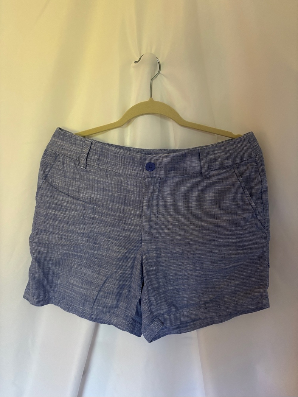 LOFT Light Blue Monroe 6” Short Women's Casual Stretch Shorts